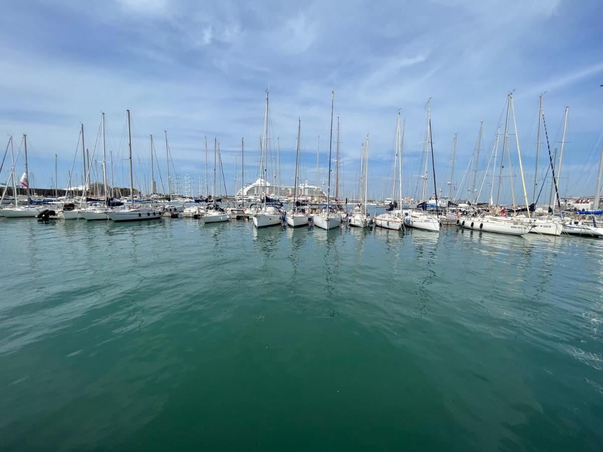 Kasia Porta Sul Mare Di Livorno Free Parking Exteriör bild