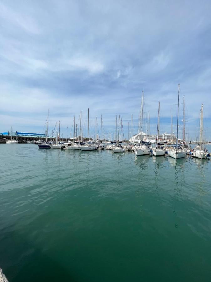 Kasia Porta Sul Mare Di Livorno Free Parking Exteriör bild