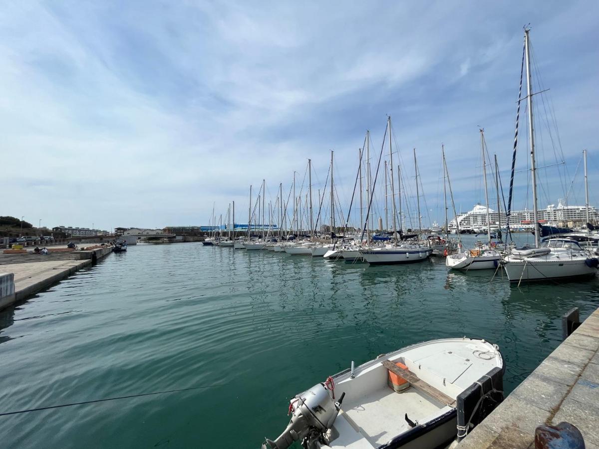 Kasia Porta Sul Mare Di Livorno Free Parking Exteriör bild